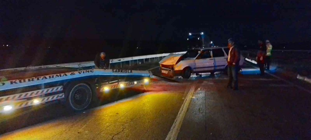 Cenazeye giden araç zincirleme kazaya karıştı! 4 yaralı