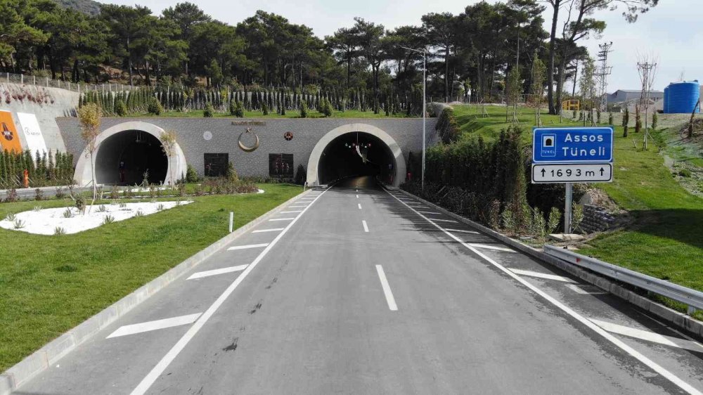 Cumhurbaşkanı Erdoğan Assos ve Troya tünellerini açtı! 50 dakikalık yol 5 dakikaya düştü