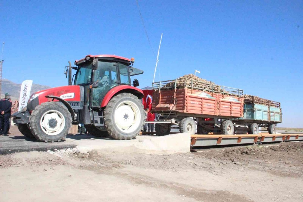 Karaman'da 2022-2023 yılı pancar alımı kurban ve dualarla başladı!