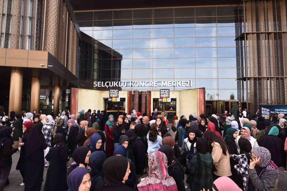 Anadolu’nun en büyük kitap etkinliği 'Konya Kitap Günleri'ne ilk günde yoğun katılım