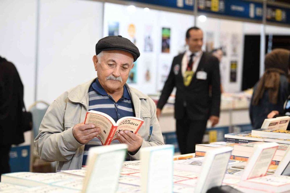 Anadolu’nun en büyük kitap etkinliği 'Konya Kitap Günleri'ne ilk günde yoğun katılım