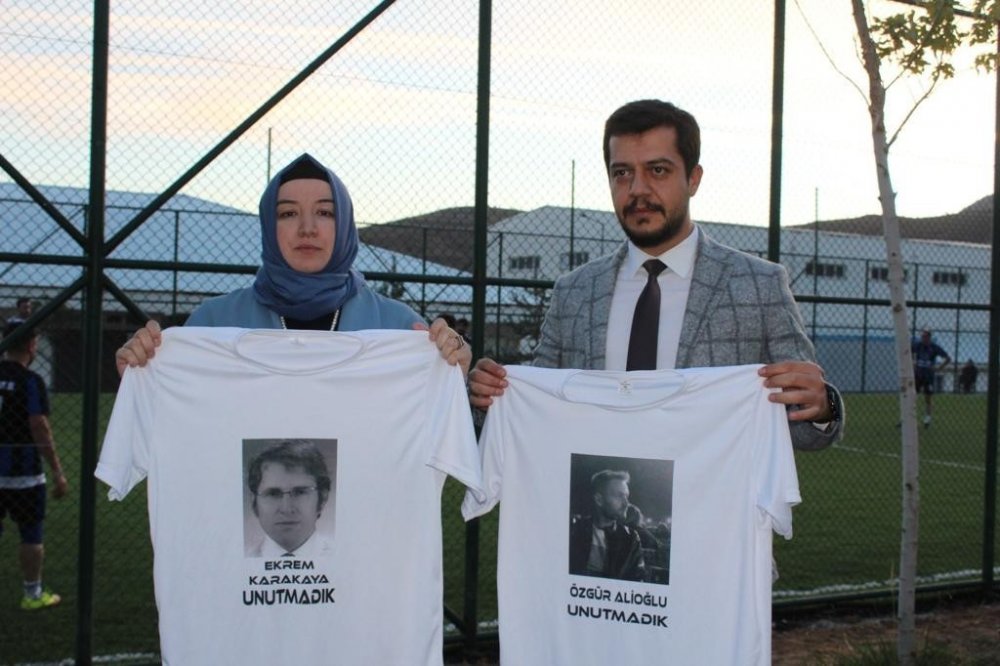 Konya'da öldürülen Dr. Ekrem Karakaya ve Van Gölü'nde boğulan hemşire Özgür Alioğlu anısına futbol turnuvası