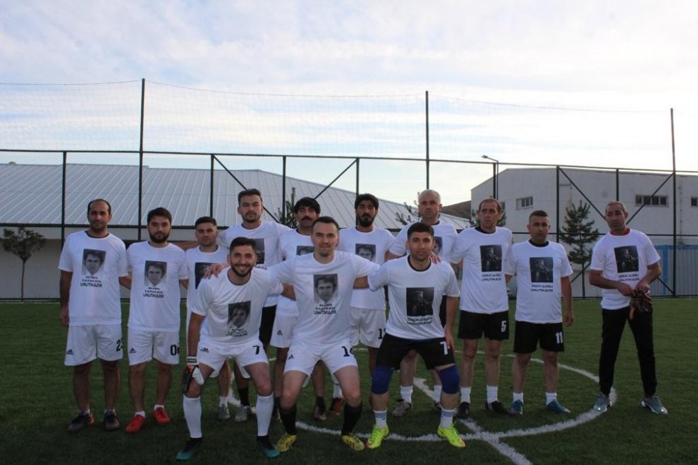 Konya'da öldürülen Dr. Ekrem Karakaya ve Van Gölü'nde boğulan hemşire Özgür Alioğlu anısına futbol turnuvası