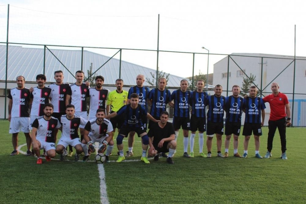 Konya'da öldürülen Dr. Ekrem Karakaya ve Van Gölü'nde boğulan hemşire Özgür Alioğlu anısına futbol turnuvası