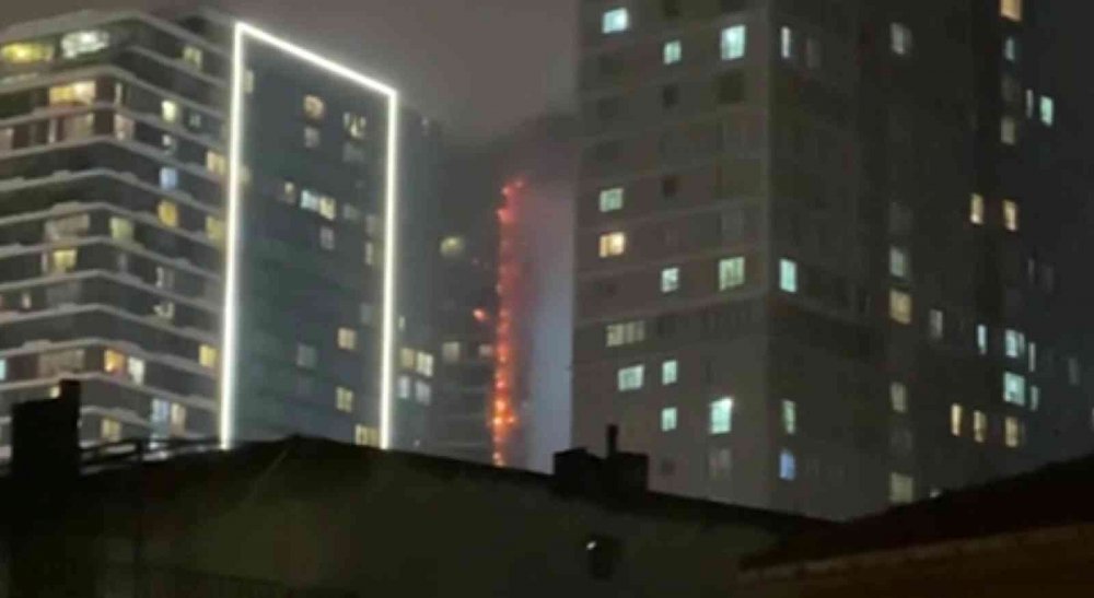 İstanbul'da 24 katlı rezidans yangınında son durum! Böyle görüntülendi