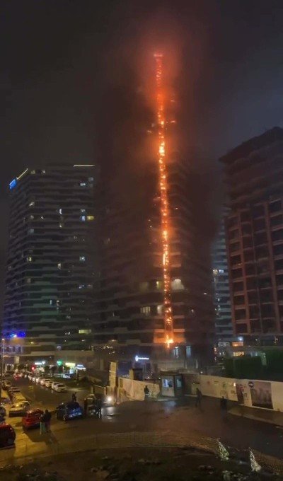 İstanbul'da 24 katlı rezidans yangınında son durum! Böyle görüntülendi