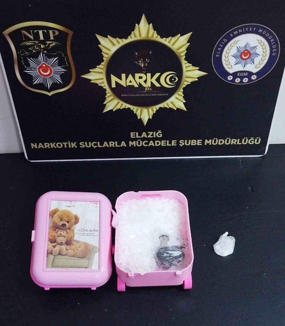 Otobüste oyuncak içinde uyuşturucu sevkıyatı polise takıldı! 1 tutuklama