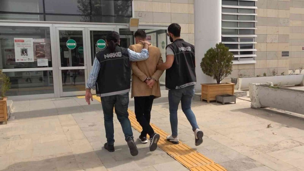 Otobüste oyuncak içinde uyuşturucu sevkıyatı polise takıldı! 1 tutuklama