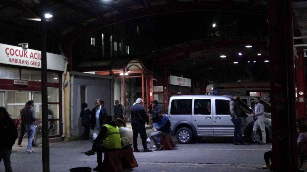 Trafikte yol verme kavgası kanlı bitti! 2’si ağır 4 yaralı