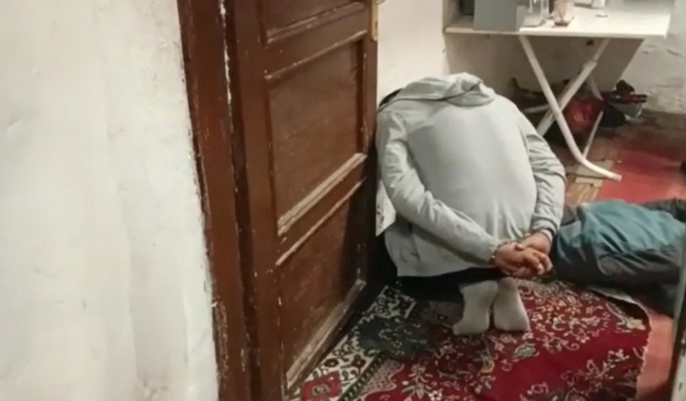 Narkotik ekipleri uyuşturucu tacirlerine göz açtırmıyor! 10 kişi böyle yakaladı