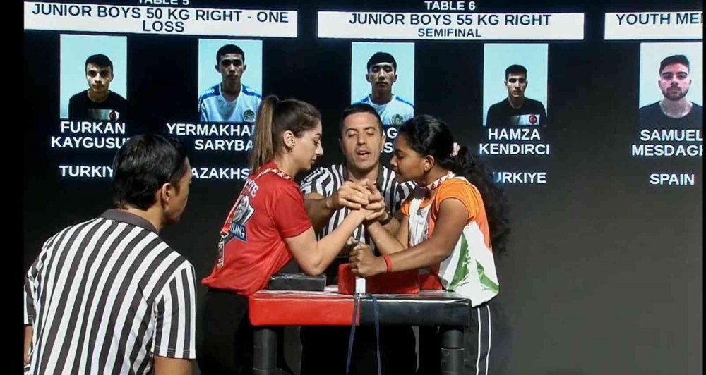 Dünya Şampiyonu Derya Ceren Çağlayan'dan Kazakistanlı sporcuların nezaketsizliğine karşı 'bayrak' açıklaması