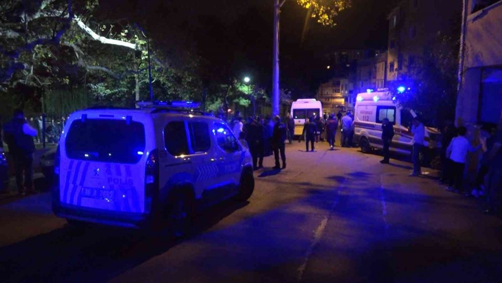 Öğlen tartıştığı şahıslar akşam parkta saldırdı! Baba ve 2 oğlu bıçaklayıp kaçtılar