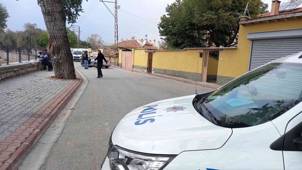 Konya'da yürek yakan kaza! Otomobilin çarptığı 74 yaşındaki Hacer Mukaddes Yanılmazer hayatını kaybetti