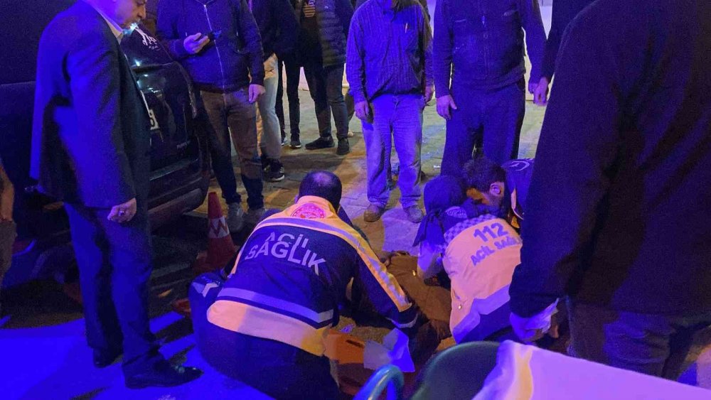 Motosiklet minibüsle kafa kafaya çarpıştı! Ölümden dönen sürücü özçekim yaptı