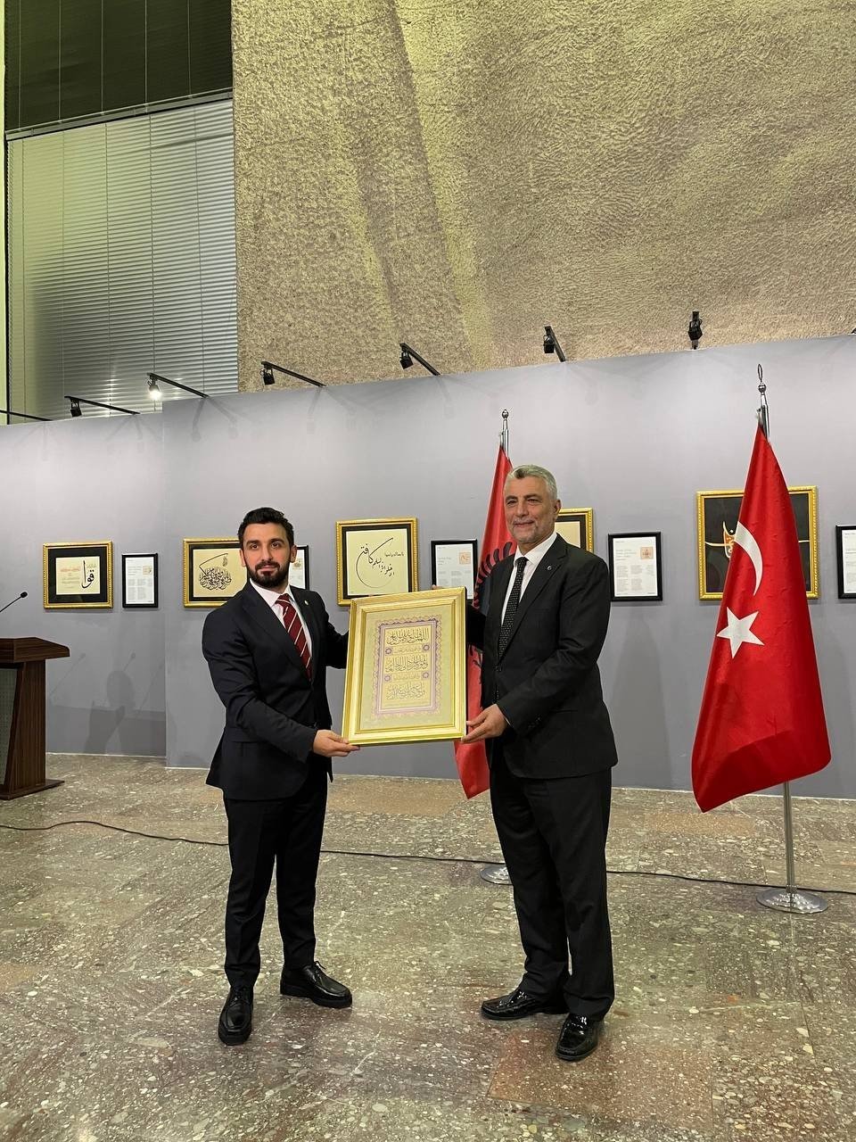 'İman Ayetleri Hat Sergisi'nin yurt dışındaki ilk durağı Arnavutluk Tiran oldu