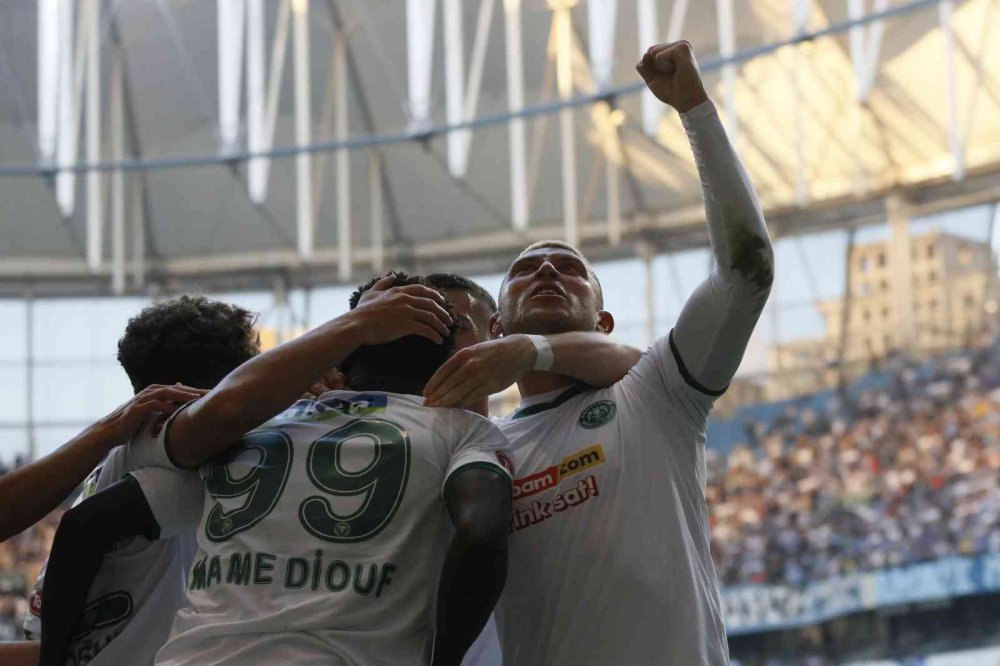 Konyaspor zorlu Adana Demirspor deplasmanından altın değerinde 1 puanla dönüyor