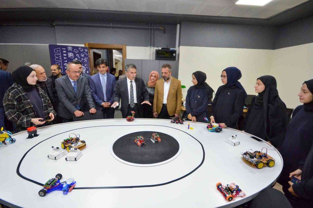 Konya’nın İlk E-Spor Merkezi, YouTube Akademi, Dijital Oyun Atölyesi ve Yeni Nesil Öğrenme Merkezi açıldı