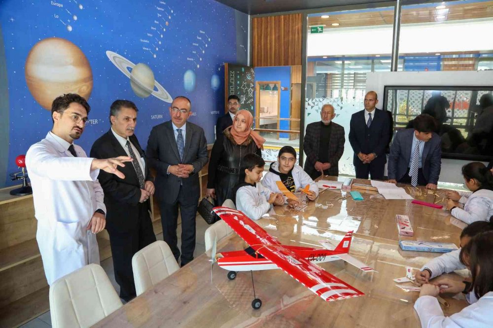 Konya’nın İlk E-Spor Merkezi, YouTube Akademi, Dijital Oyun Atölyesi ve Yeni Nesil Öğrenme Merkezi açıldı