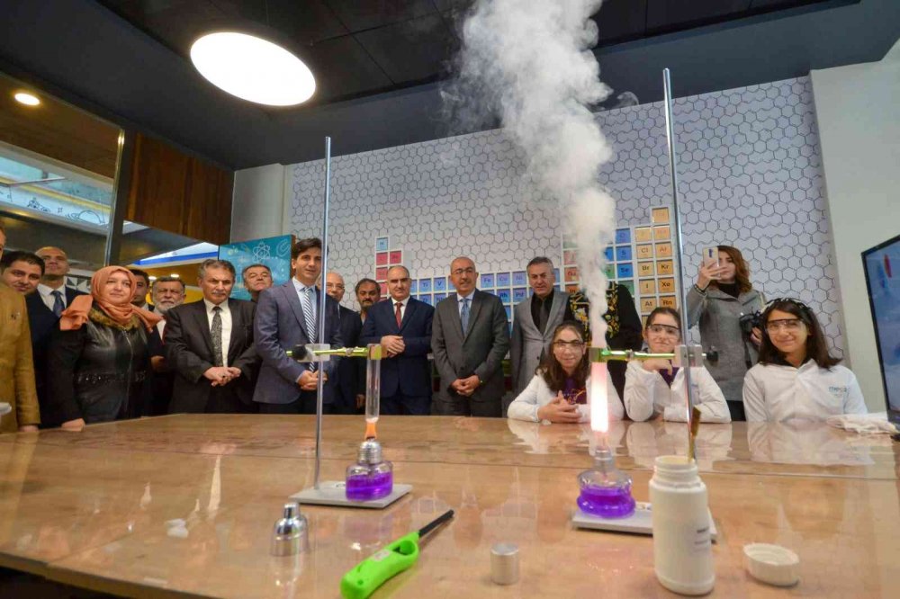 Konya’nın İlk E-Spor Merkezi, YouTube Akademi, Dijital Oyun Atölyesi ve Yeni Nesil Öğrenme Merkezi açıldı