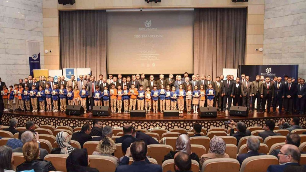 Konya'da iki önemli eğitim projesi! 'Bizim Okulumuz' ve 'Başarmaya Hazırım' tanıtıldı