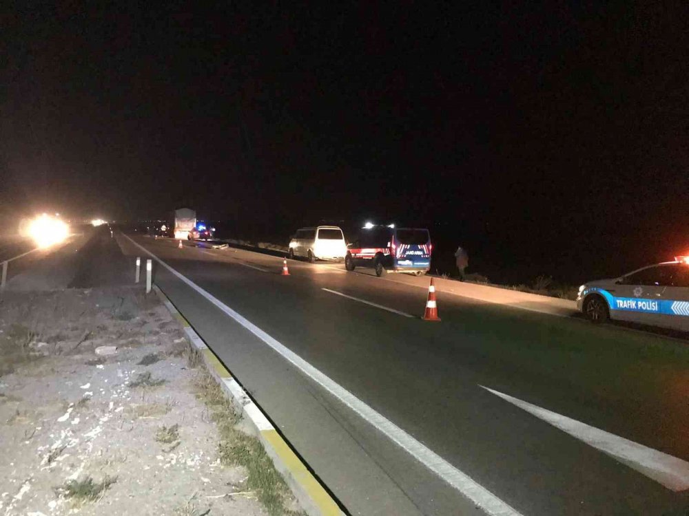 Konya’da pancar yüklü kamyonla çarpışan araçta 9 yaşındaki Berat Yalçın öldü, aynı aileden 3 yaralı