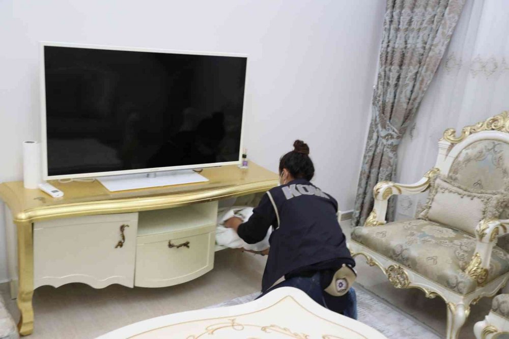 Mersin'de suç çetesine özel harekat destekli gece operasyonu! Çatışma anı güvenlik kameralarında