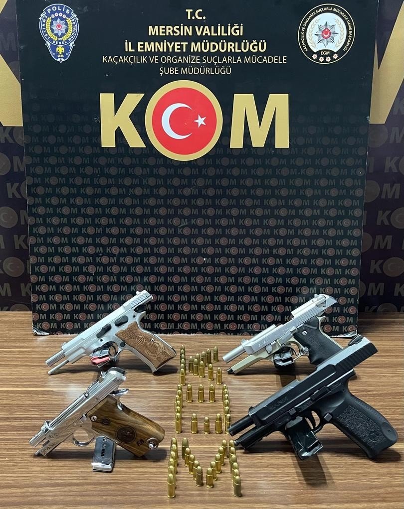 Mersin'de suç çetesine özel harekat destekli gece operasyonu! Çatışma anı güvenlik kameralarında