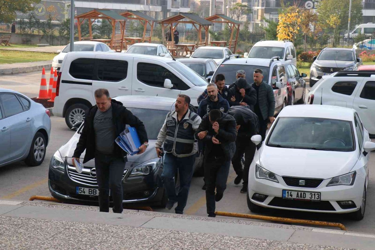 11 villadan 2 milyonluk soygun, girdikleri evde yemek pişirip yediler
