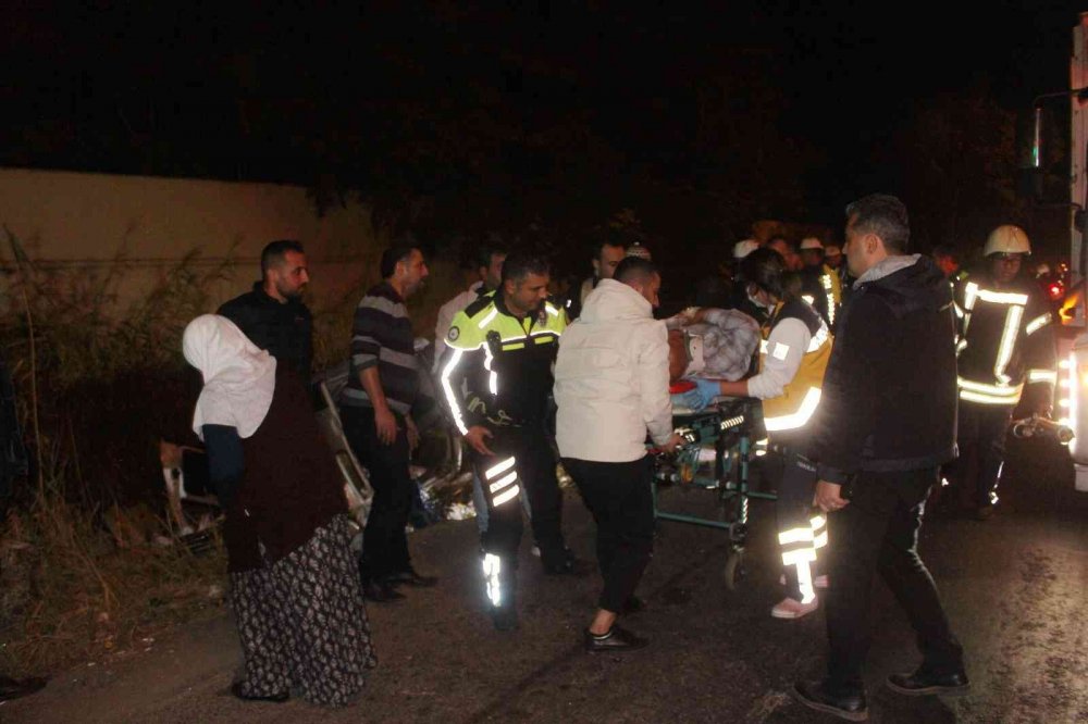 Kamyona çarpan araç takla atarak şarampole devrildi! İbrahim ve Hatice Tümer ağır yaralı