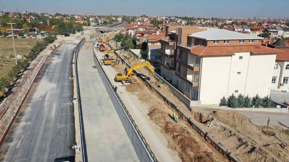 Konya'nın trafik yükünü hafifletecek Abdülhamid Han Caddesi'nde 3'üncü etap çalışmaları hızla devam ediyor