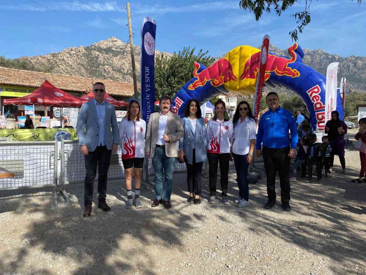 Uluslararası dağ bisikleti yarışmasının ödülleri verildi