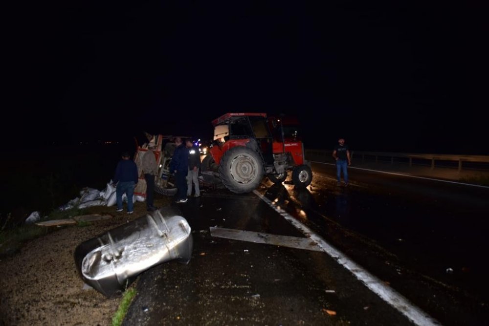 Konya plakalı kamyon Eskişehir'de traktörle çarpıştı!