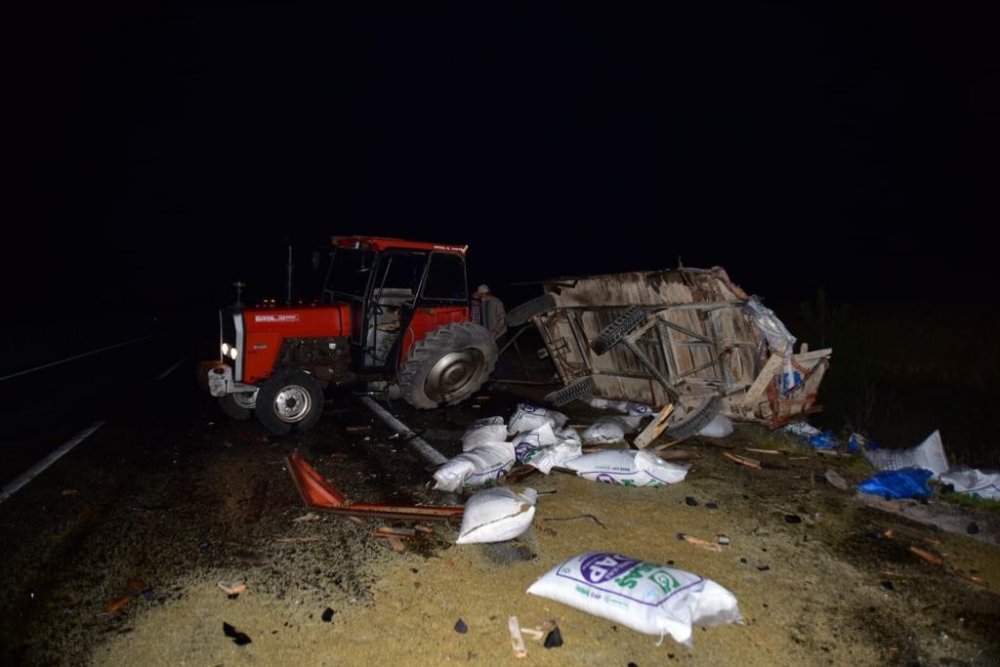 Konya plakalı kamyon Eskişehir'de traktörle çarpıştı!