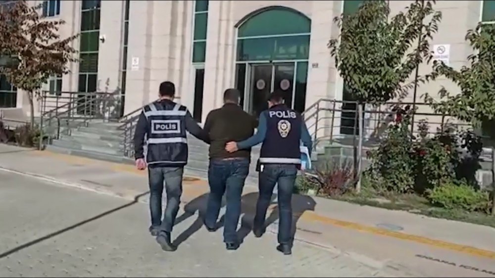 Konya'da 60 kilometre kovalamaca sonunda cephanelikle yakalanan şahıs tutuklandı