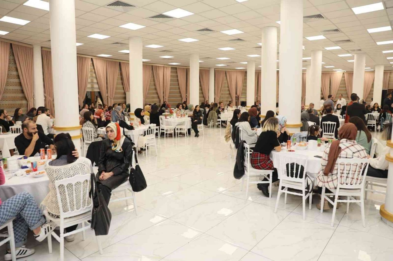 Başkan Öztekin, yeni atanan öğretmenlerle buluştu