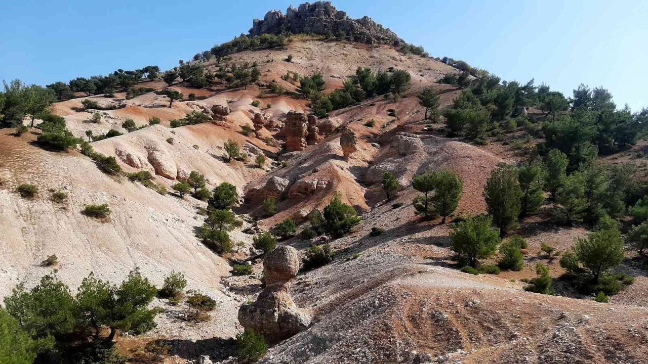 Doğa harikası ‘Kale Peri Bacaları’ turizme kazandırılmak isteniyor