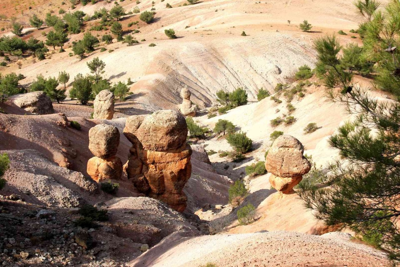 Doğa harikası ‘Kale Peri Bacaları’ turizme kazandırılmak isteniyor