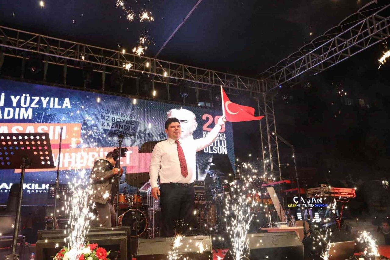 Buca’da 29 Ekim coşkusu