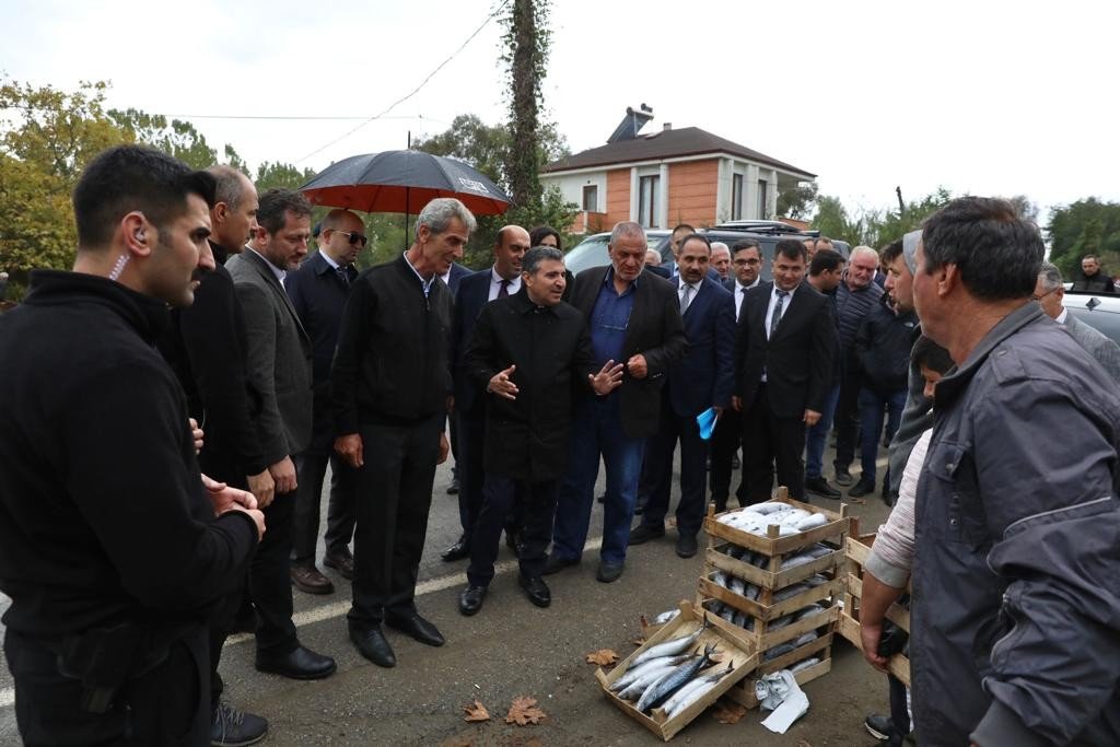 Vali Cevdet Atay barınaklarda balıkçıların sorunlarını dinledi