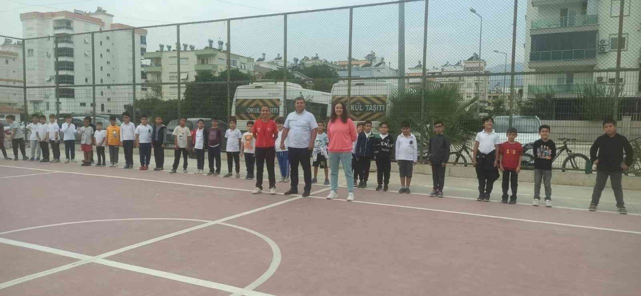 İlkokullarda Spor Dalı Eğitim Projesi Kumluca’da 550 öğrenci ile başladı