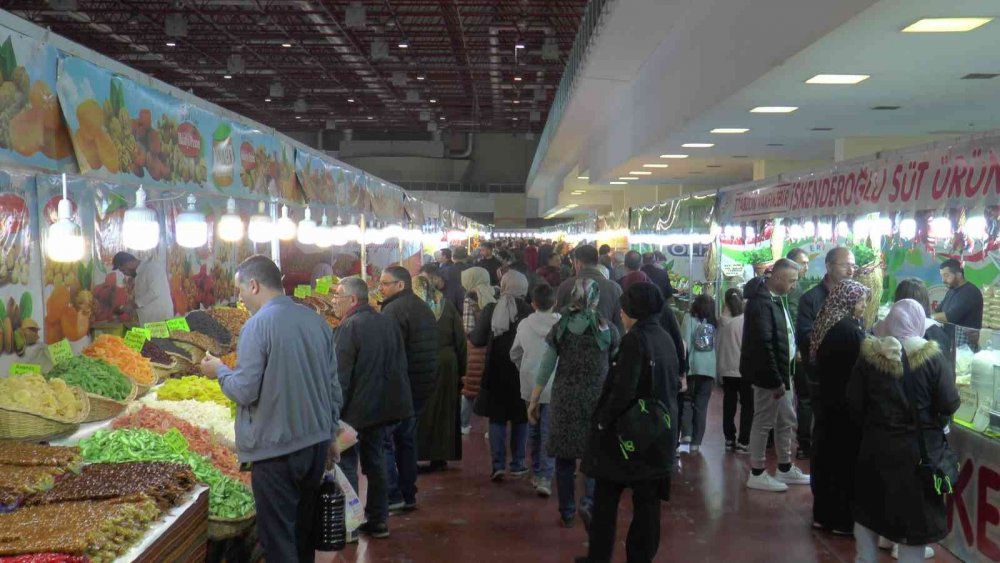 Kayseri'de 60 ilden 100'ü aşkın firmanın katıldığı Yöresel Ürünler Günleri'ne yoğun ilgi!