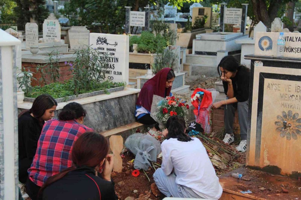Öğretmeninin evinde ölü bulunan 17 yaşındaki Yiğit Kalpak'ın acılı babası adalet istedi!