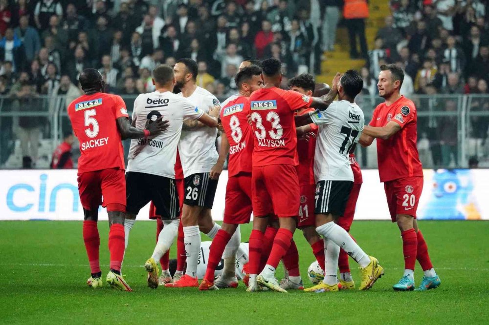Beşiktaş Ümraniyespor'u farklı mağlup etti