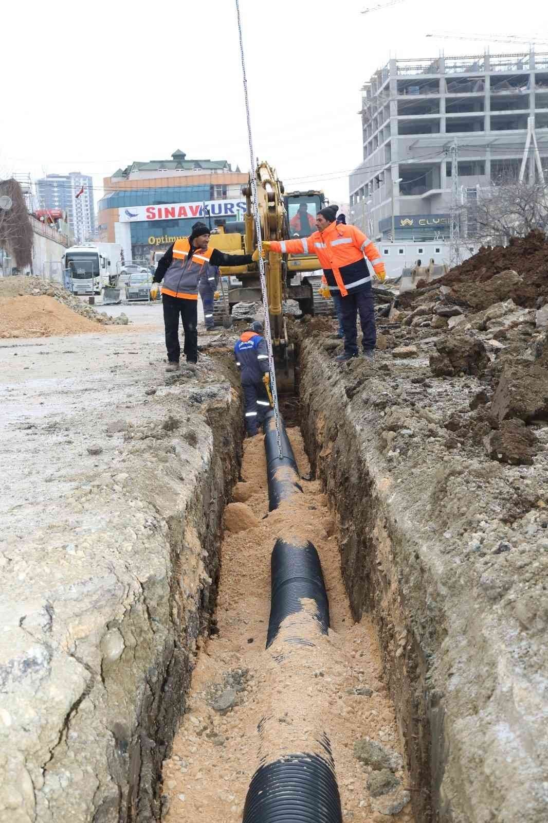 Başkan seçim öncesi söz vermişti, kent şantiye alanına döndü
