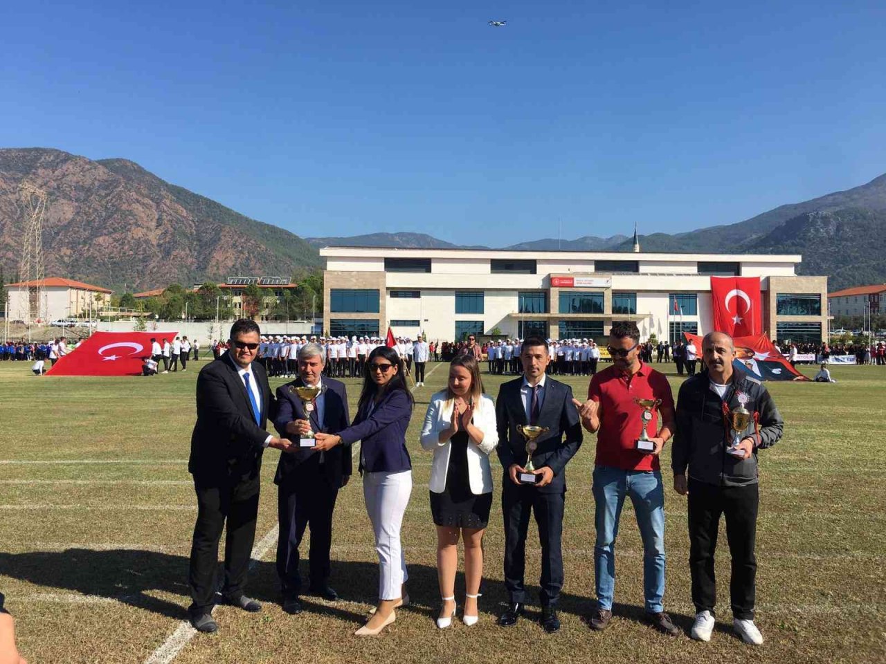 Köyceğiz’de Cumhuriyet kupasını Atatürk Ortaokulu kazandı