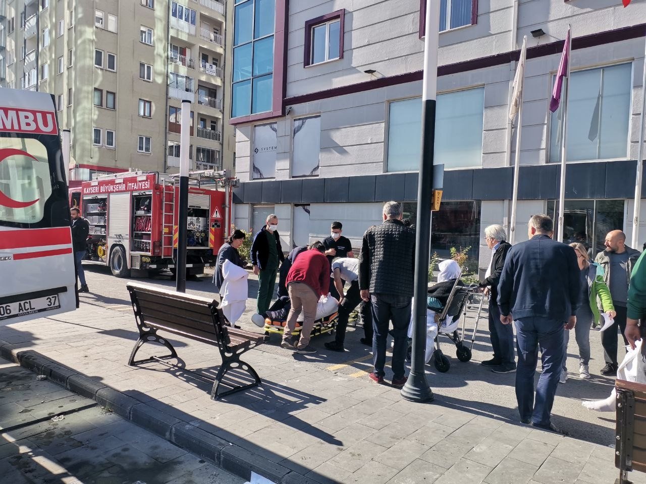 Hastanede yangın çıktı, hastalar tahliye edildi