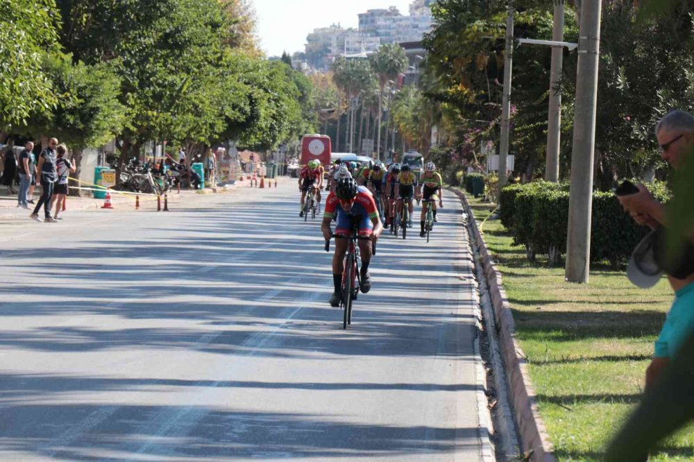 Türkiye Bisiklet Federasyonu Başkanı Müftüoğlu: Konya'da ülkemizi madalyaya götürecek bir tesisimiz var