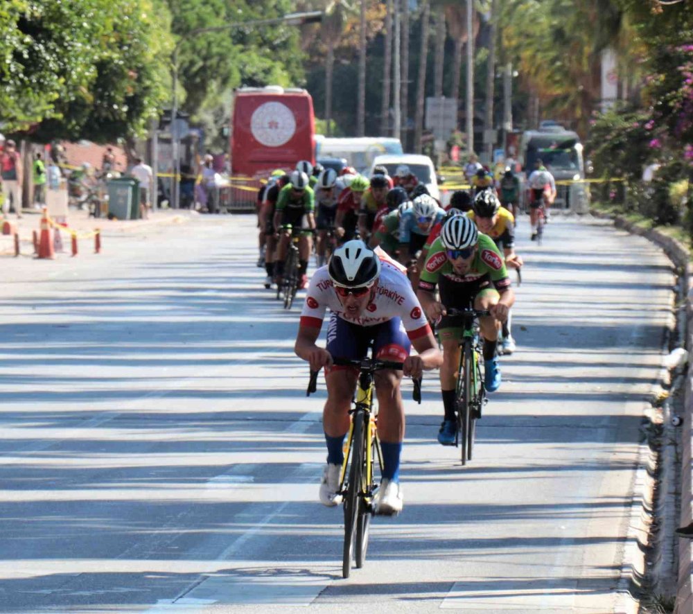 Türkiye Bisiklet Federasyonu Başkanı Müftüoğlu: Konya'da ülkemizi madalyaya götürecek bir tesisimiz var