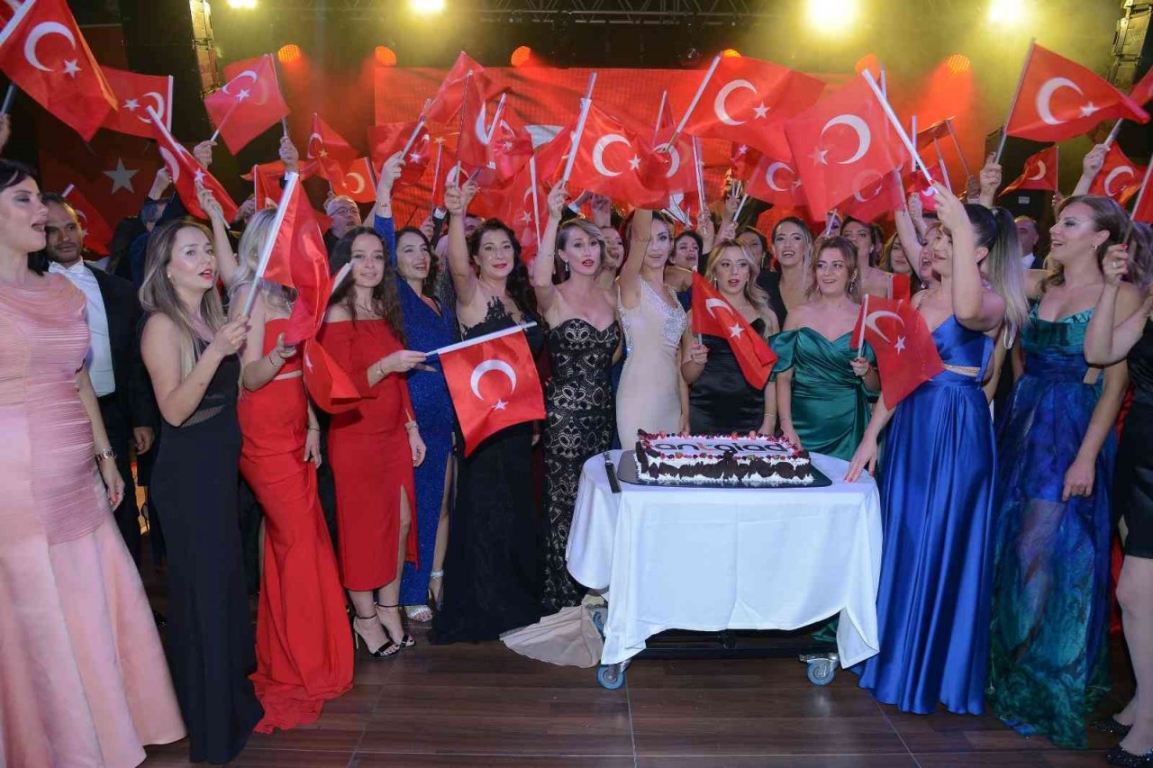 ANTGİAD Cumhuriyeti coşkuyla kutladı