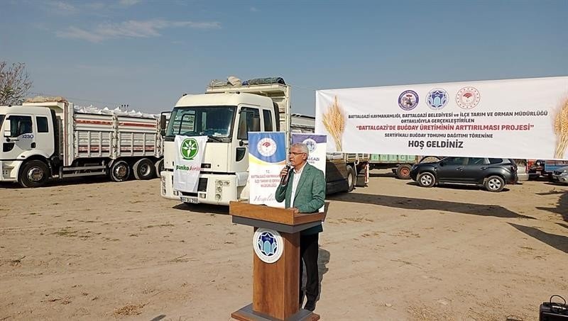 Üretime katkı için üreticilere buğday tohumu